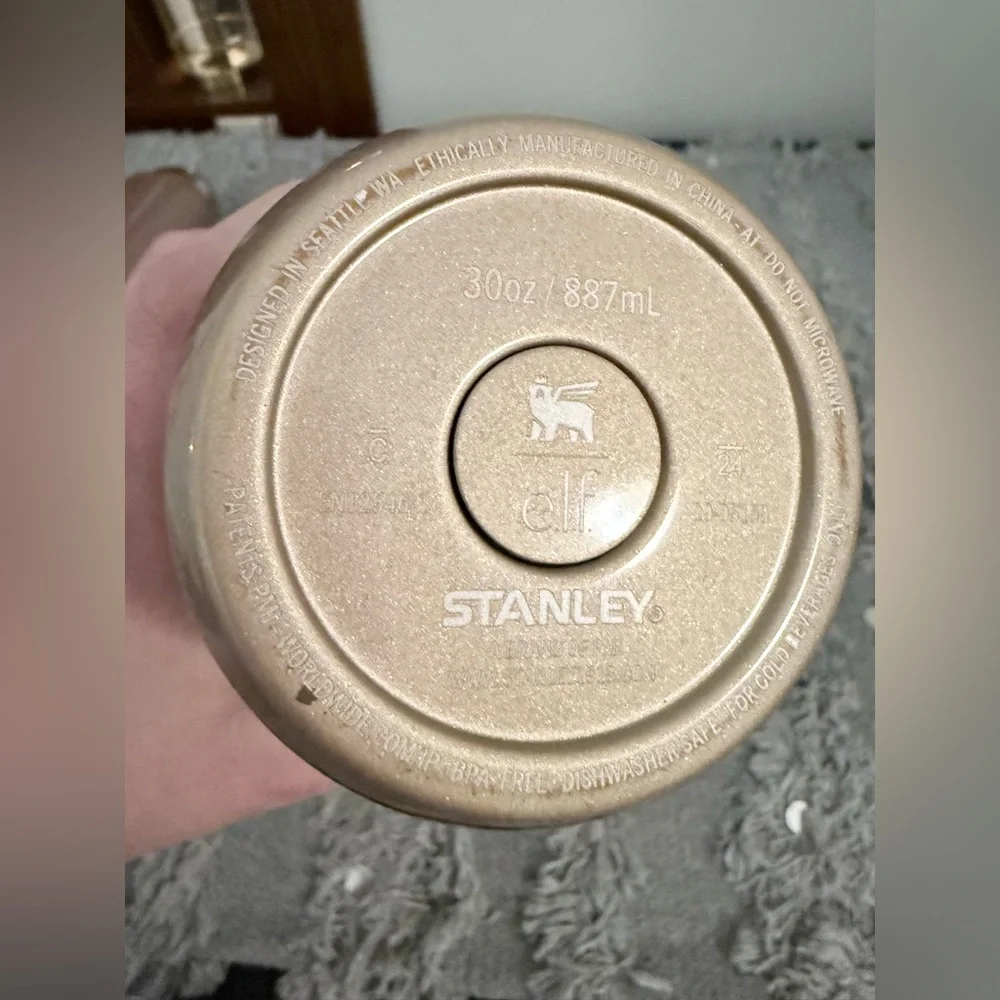 Stanley Stainless Steel IceFlow Flip Straw Tumbler 30 oz - Picture 4 of 4